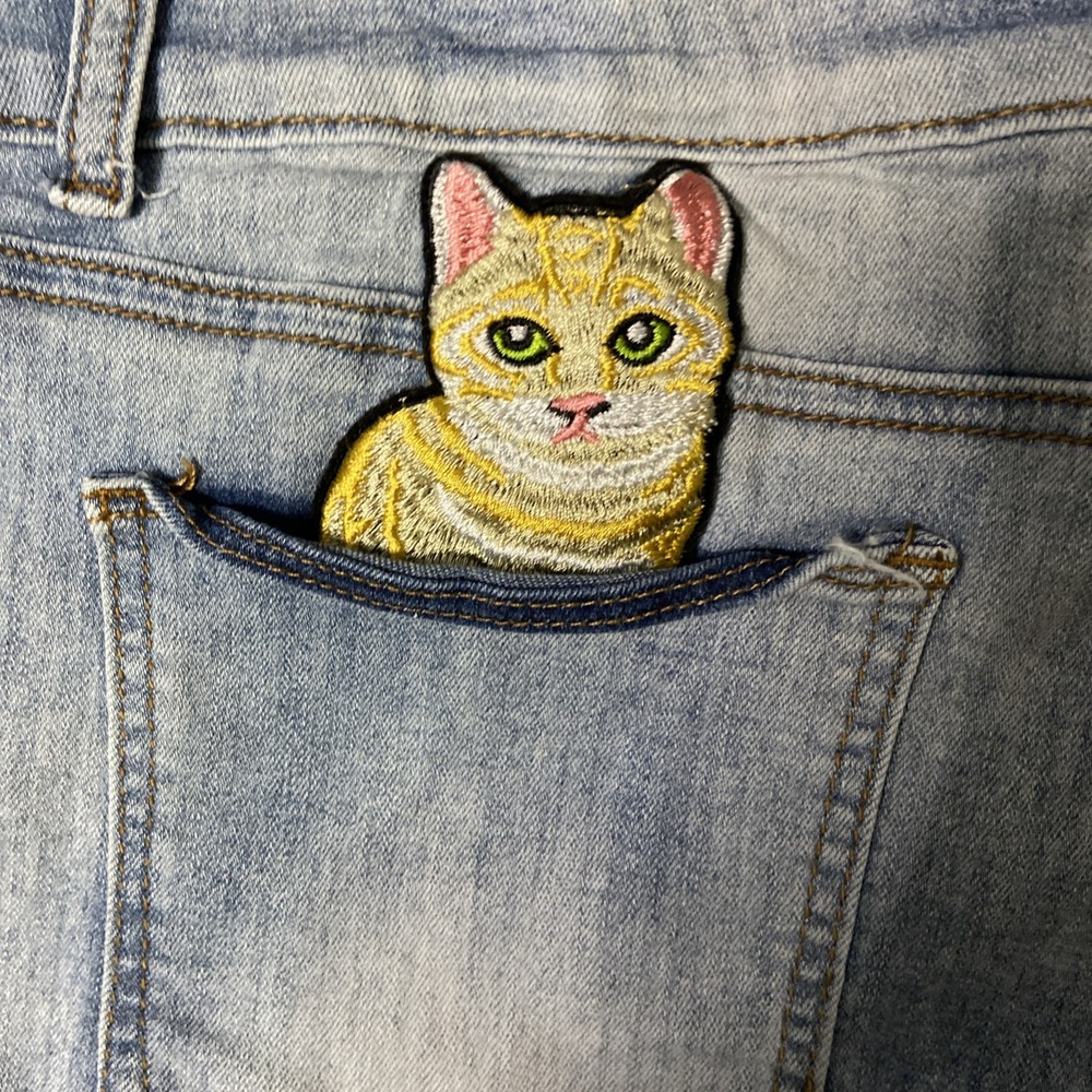 Indigo Rein Womens Denim Shorts Light Wash Patches Sequins Cat Rainbow Size 13 - Picture 7 of 12